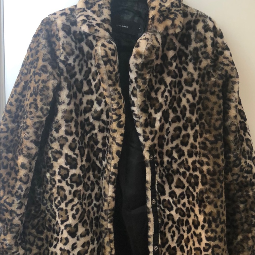 Vero Moda Leopard print coat